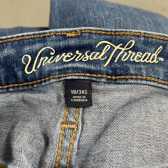Universal Thread Women’s Denim Blue Jeans 18/34S - Picture 5 of 8